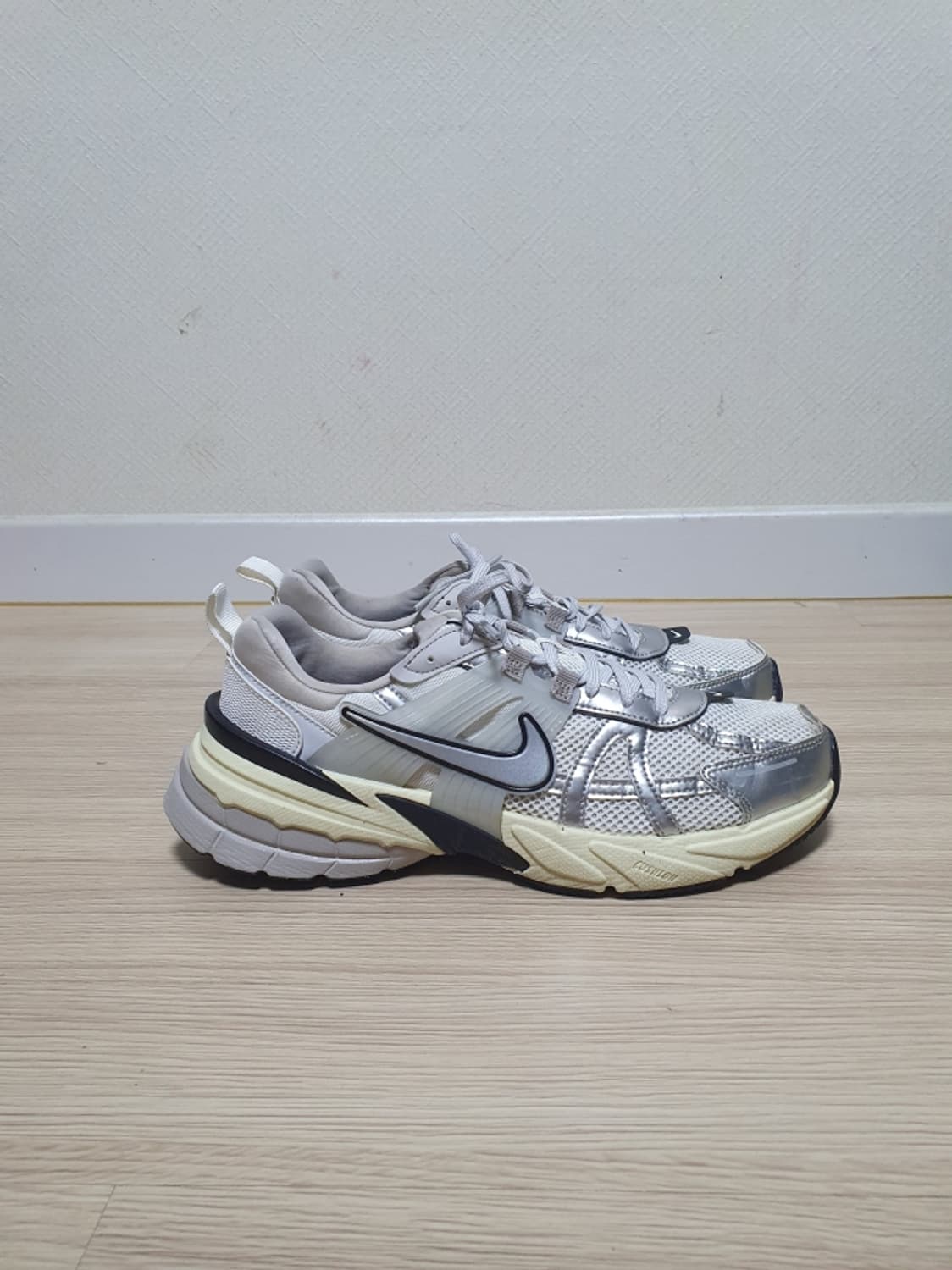 나이키 v2k 런 운동화 290 상품이미지1