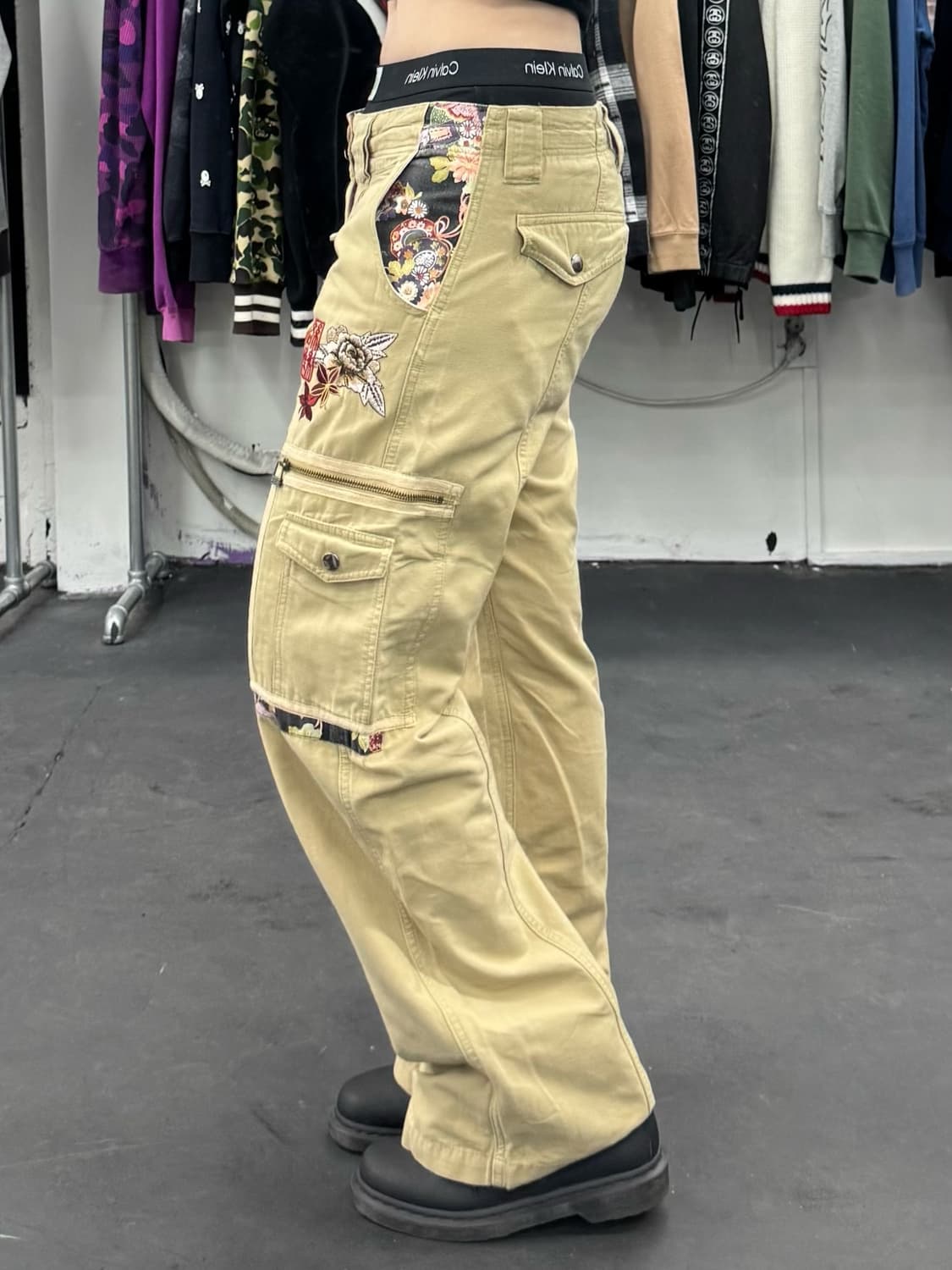 카라쿠리 타마시 오리엔탈 베이지 카고팬츠 상품이미지2