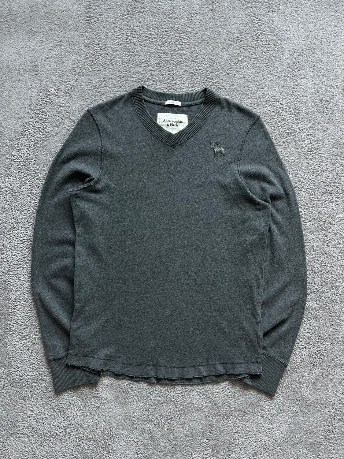 아베크롬비 차콜그레이 브이넥 롱 슬리브  상품이미지1
