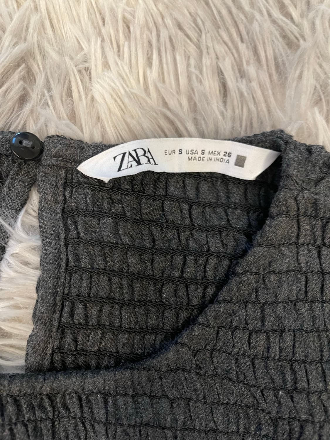 자라 스모크 셔링 긴팔 크롭 블라우스 차콜 상품이미지2