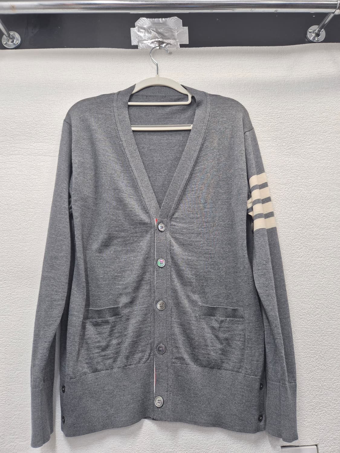 톰브라운 회색 사선 스트라이프 가디건 / 100(정품) 상품이미지1