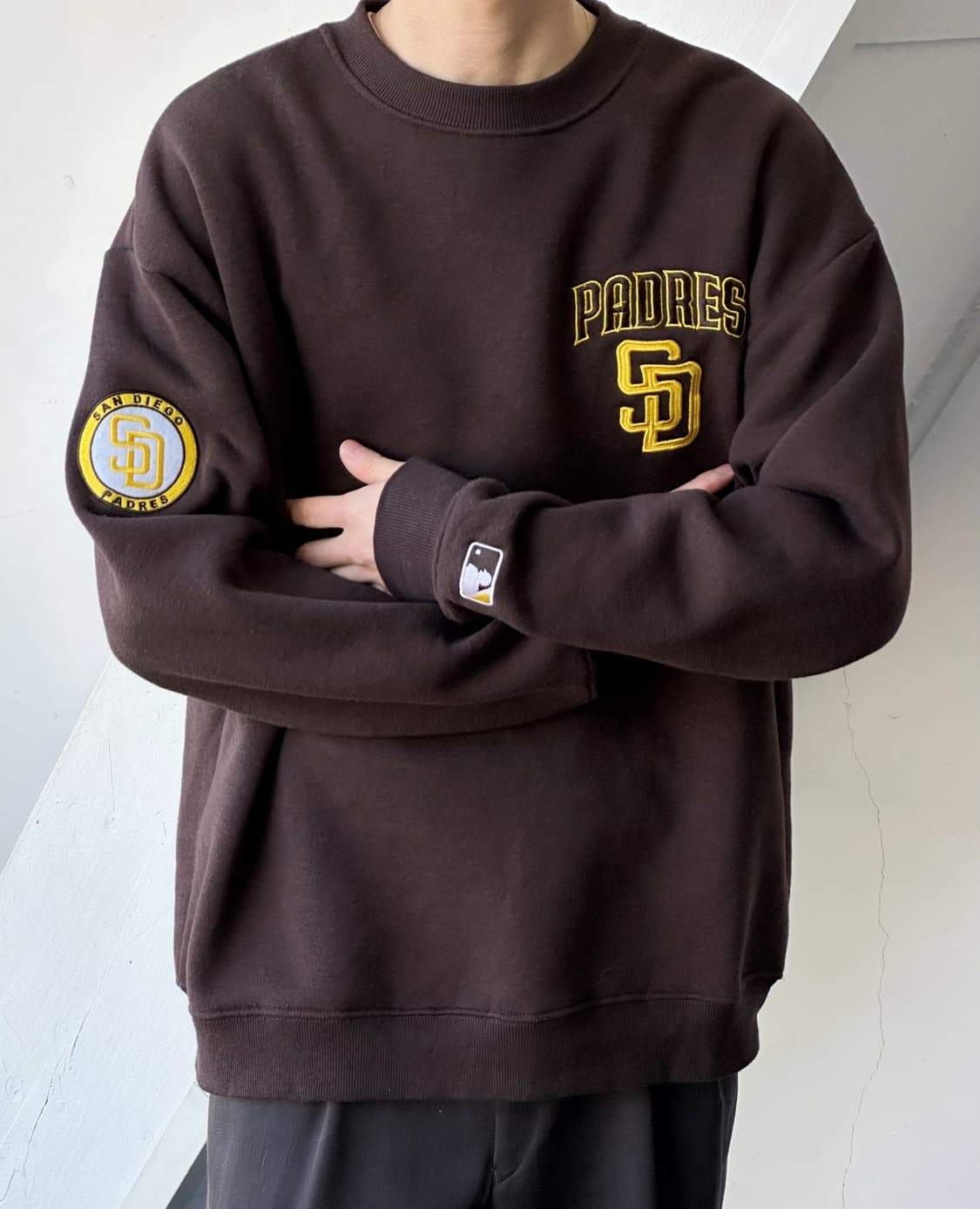 Design patch warm lining sweat P/O 상품이미지2