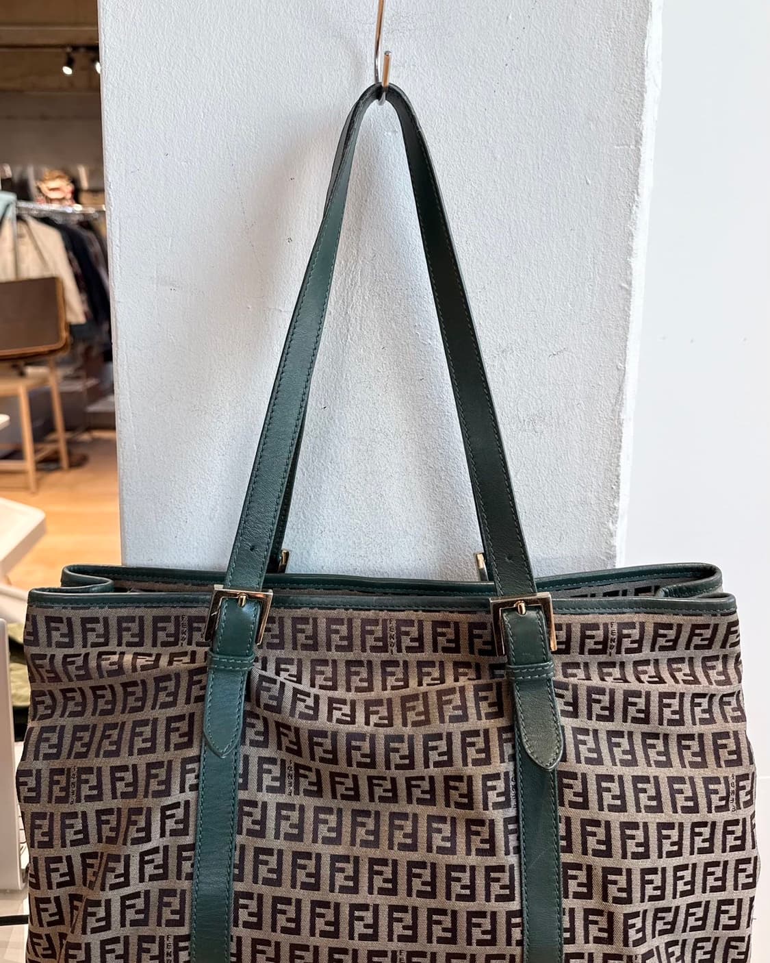 펜디 브라운 그린 주카 토트백  상품이미지4