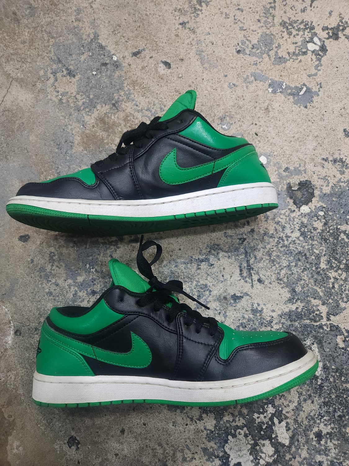 나이키 에어조던 1 로우 럭키그린 265mm

 상품이미지4