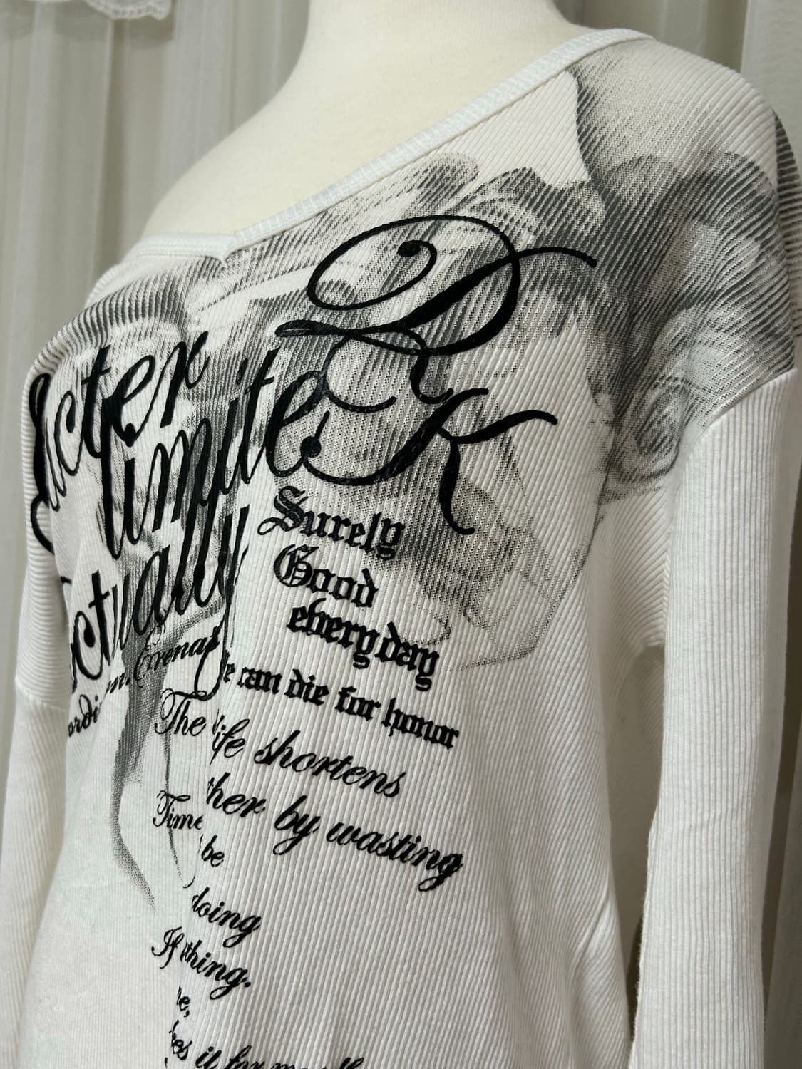 Beaumere 레터링 오리엔탈 롱슬리브 펑크 Y2K 상품이미지1