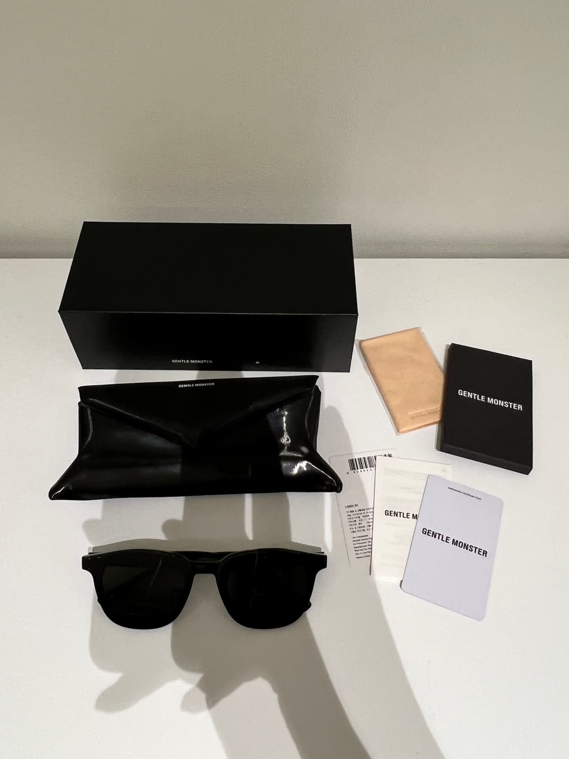 젠틀몬스터 론디 블랙 선글라스 상품이미지1