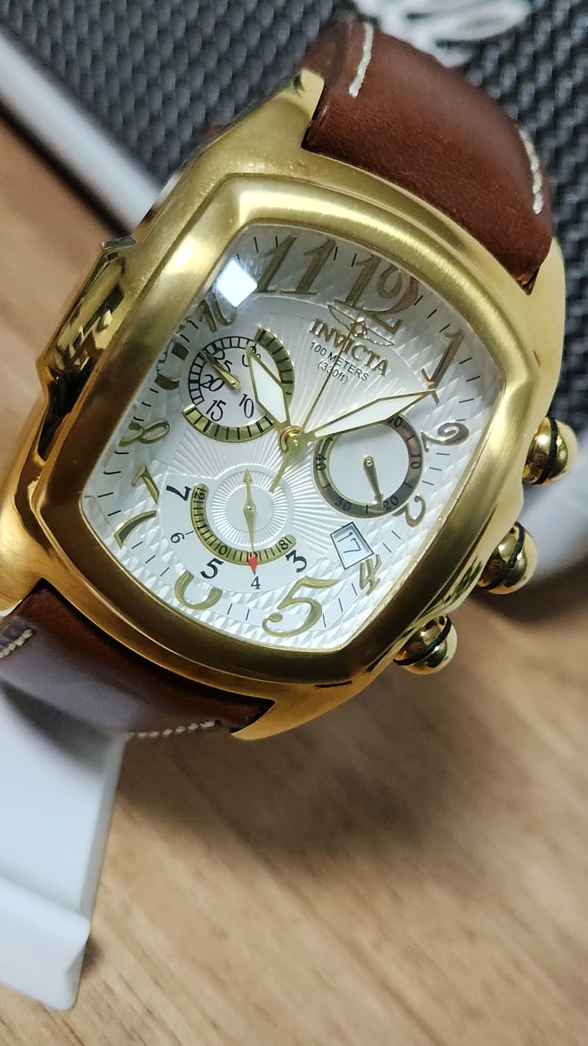 #인빅타 남성 그랜드 루파 스위스 ETA 크로노그래프 골드시계 급처 상품이미지4
