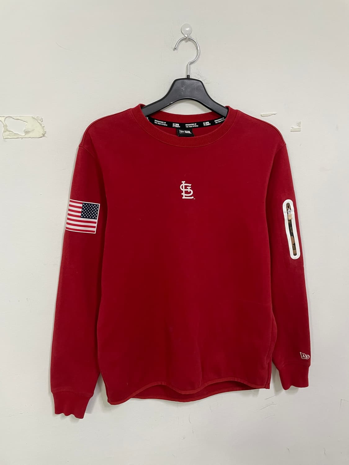 뉴에라 세인트루이스 레드 맨투맨 상품이미지1