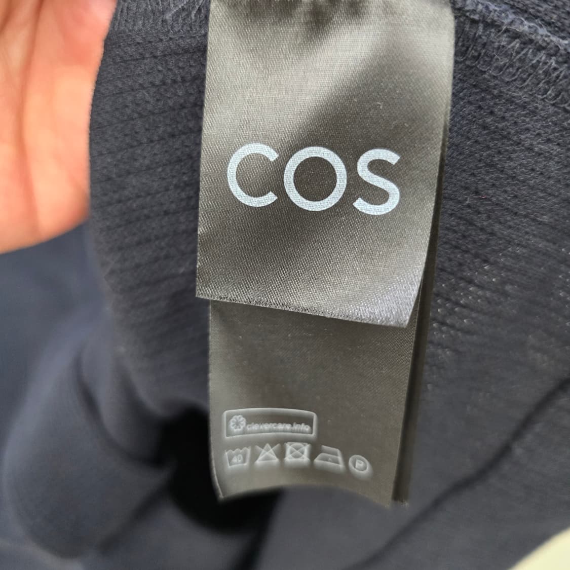 COS 코스 릴렉스드 핏 와플 니트 오픈 칼라 셔츠 - 네이비 상품이미지8