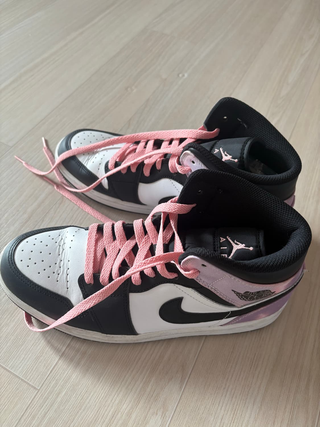 나이키 조던 1 미드  상품이미지1