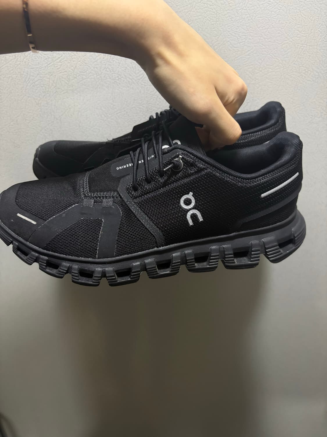 온 러닝 클라우드 5 올 블랙 상품이미지2