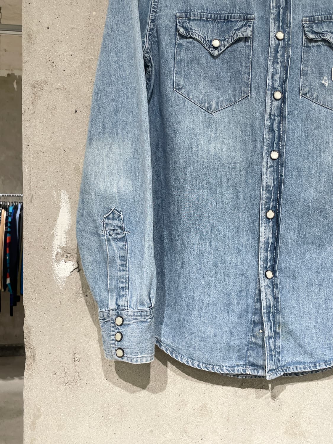 데님 앤 서플라이 랄프 로렌 연청 스냅 버튼 웨스턴 데님 셔츠 상품이미지4