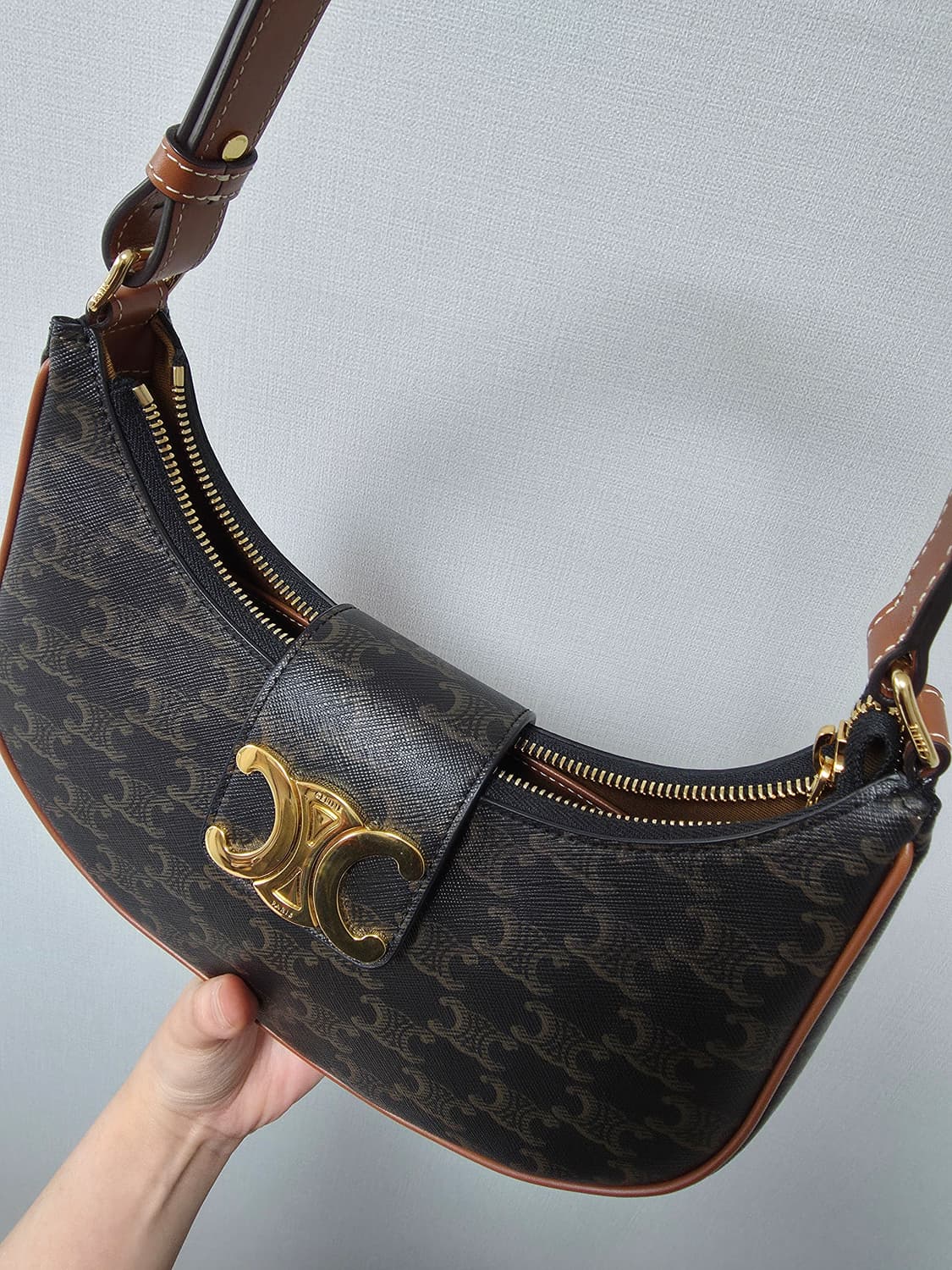 (셀린느) 미디엄 트리옹프 아바 백(트리옹프 캔버스 & 카프스킨) 상품이미지2