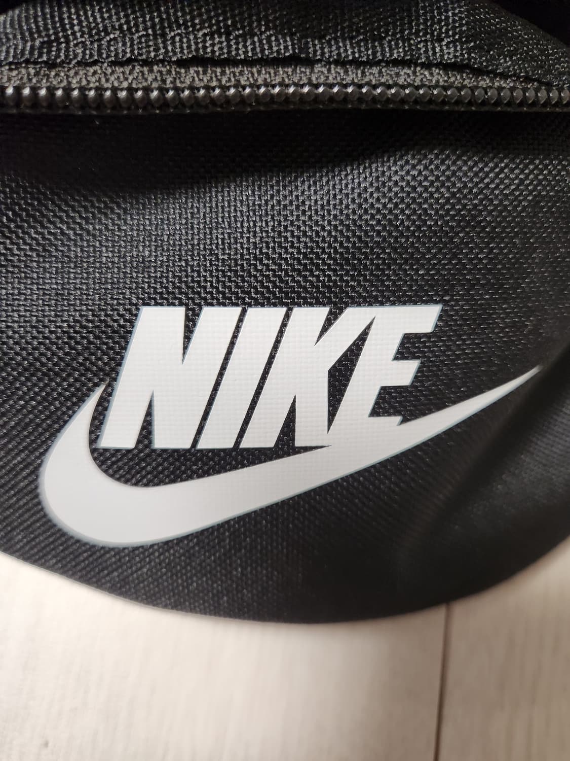 새상품급(미사용)나이키 스몰 헤리티지 웨이스트팩

크로스백 및 힙색으로  상품이미지5