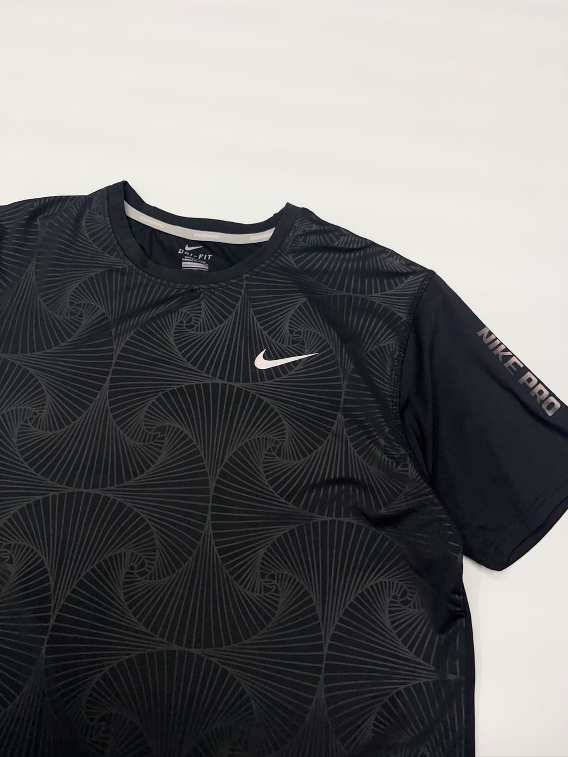 나이키 프로 Nike Pro 기능성 러닝 반팔티  상품이미지2