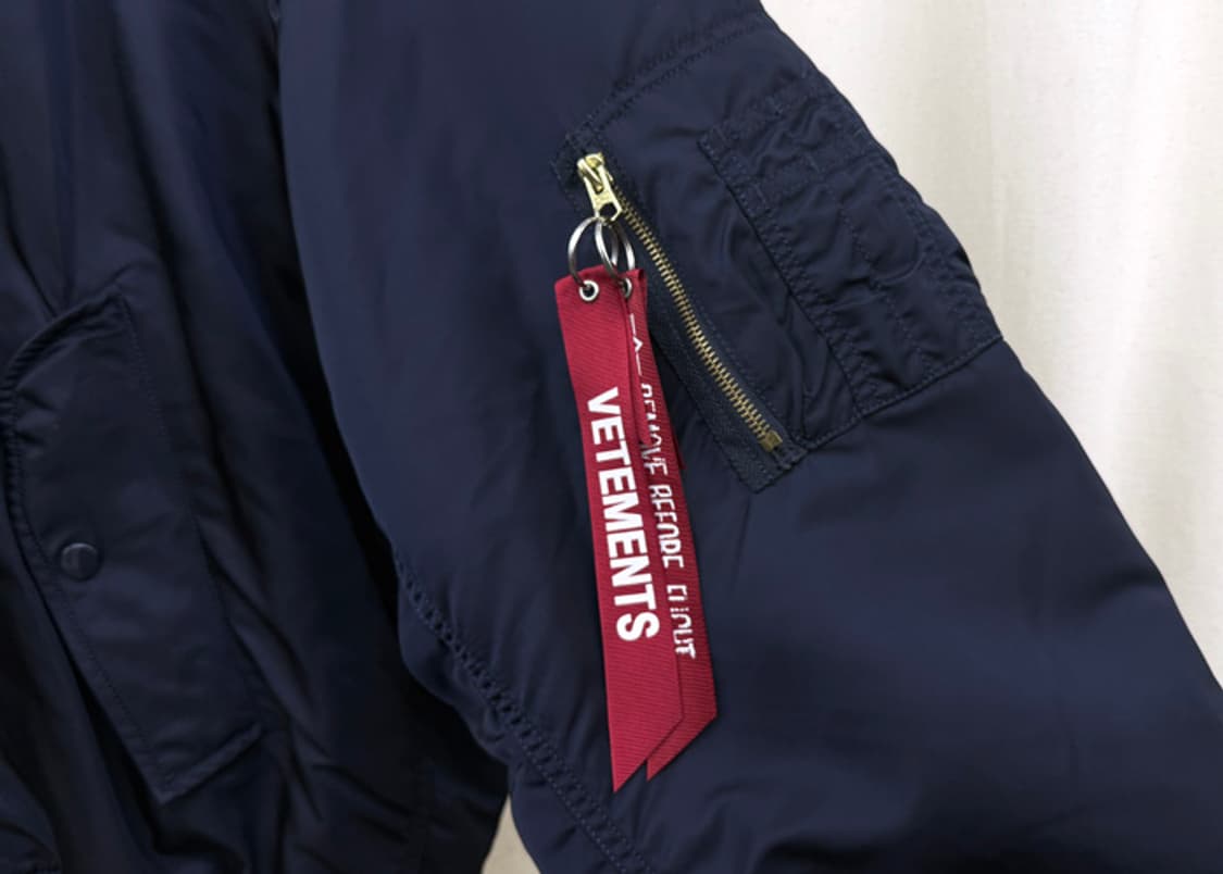 베트멍 알파인더스트리 리버서블 봄버 상품이미지4