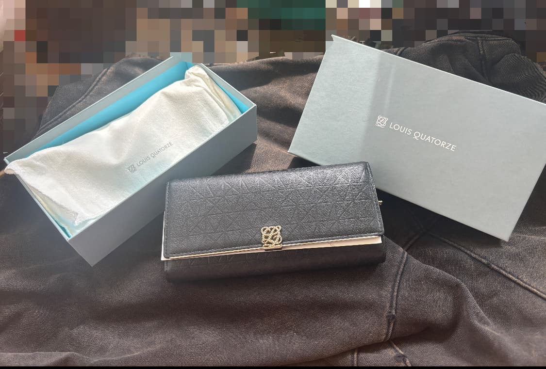 vintage louis quatorze leather wallet 상품이미지1