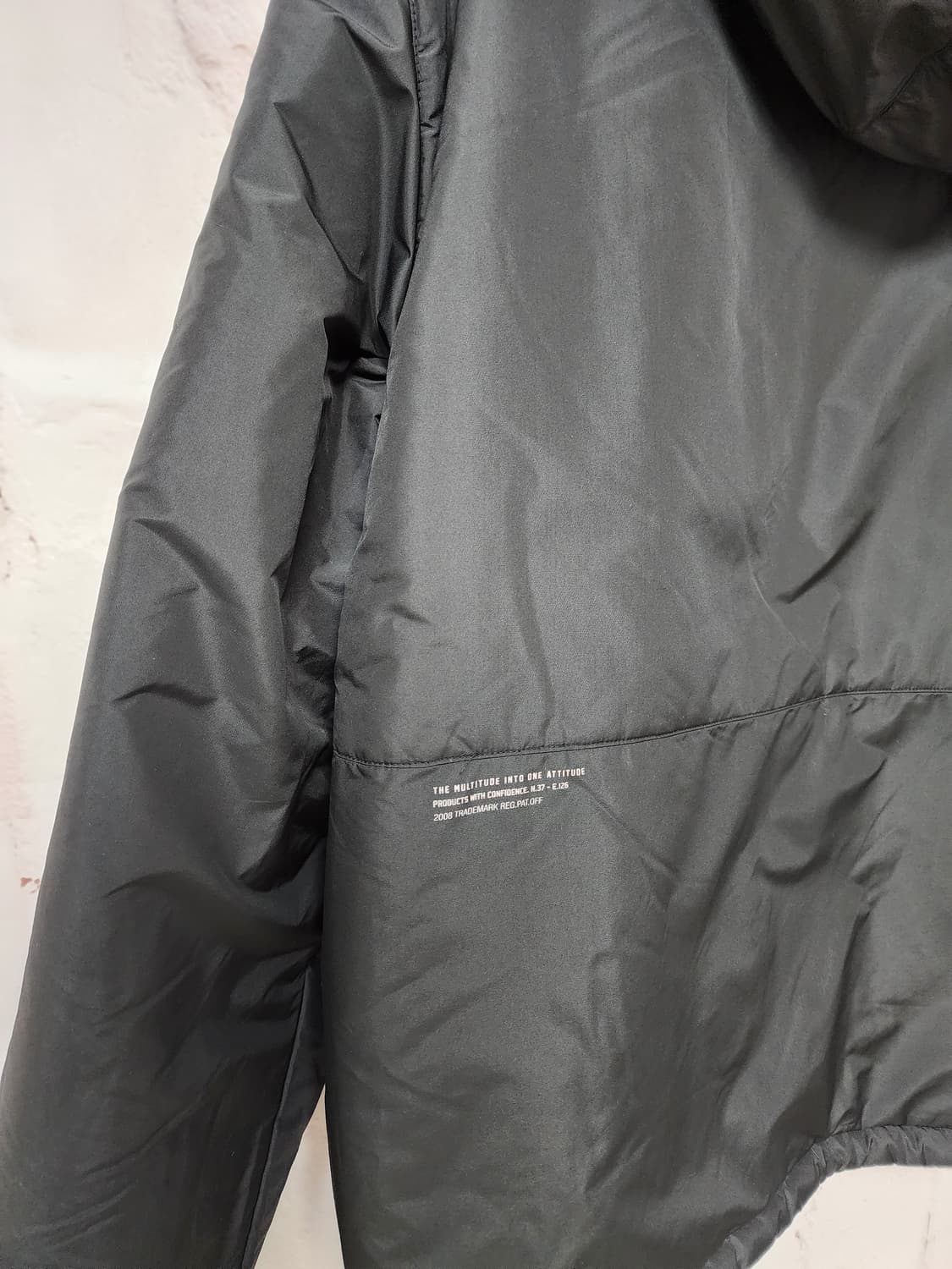 커버낫 블랙 양면 후드 패딩
 상품이미지5