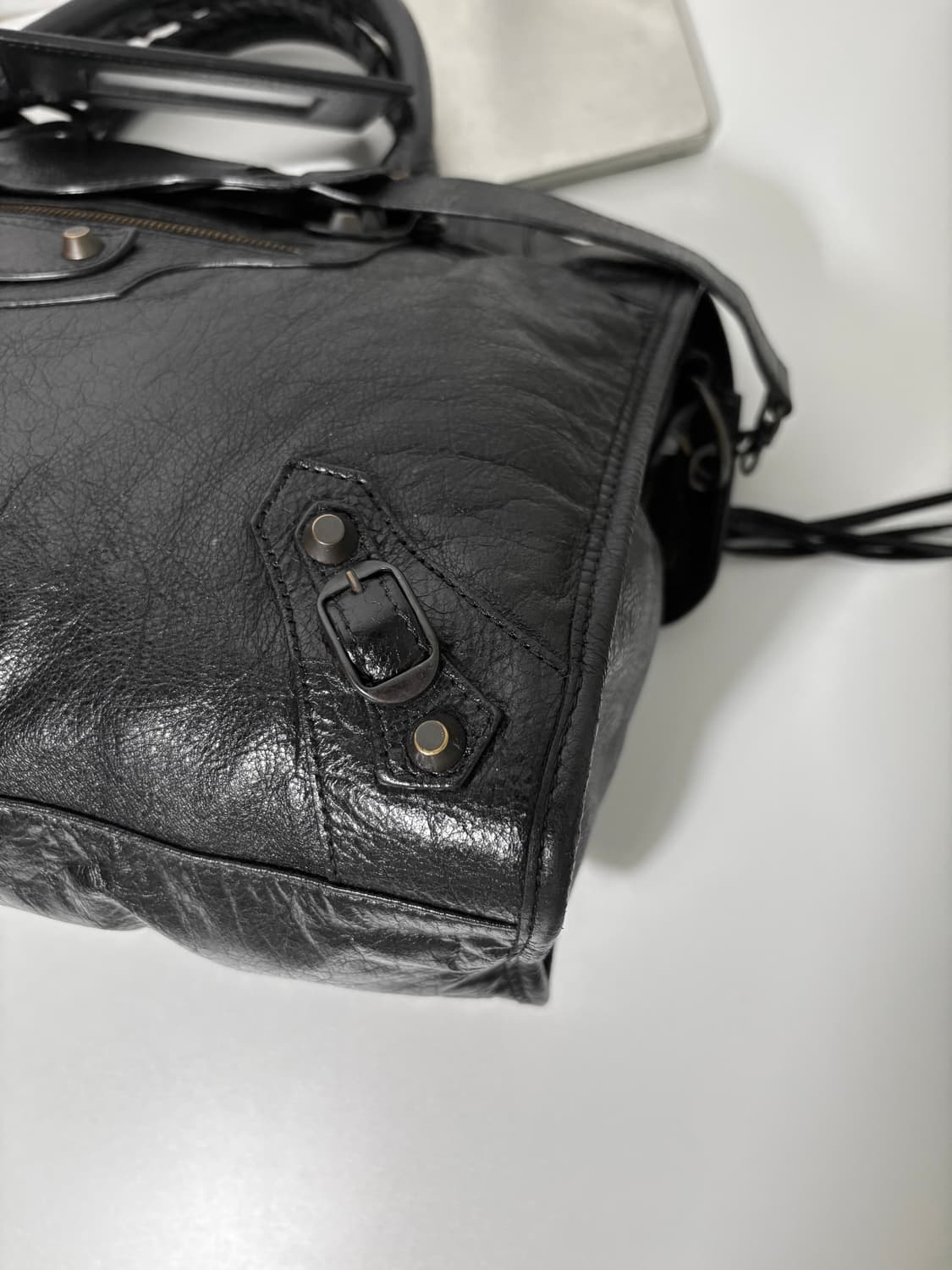 발렌시아가 시티 모터백 블랙 미디움 상품이미지4