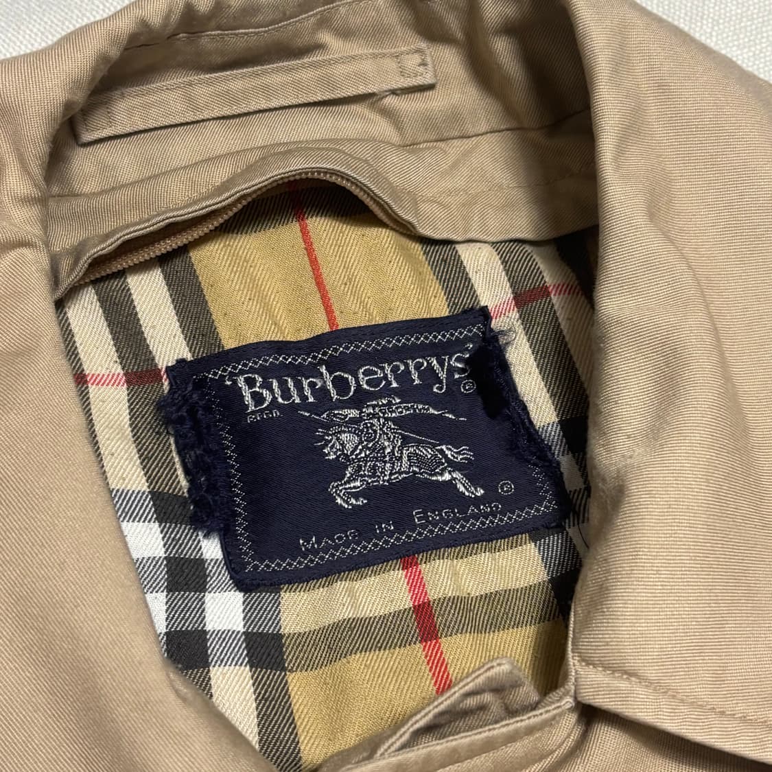 버버리 베이지 트렌치 코트 상품이미지4