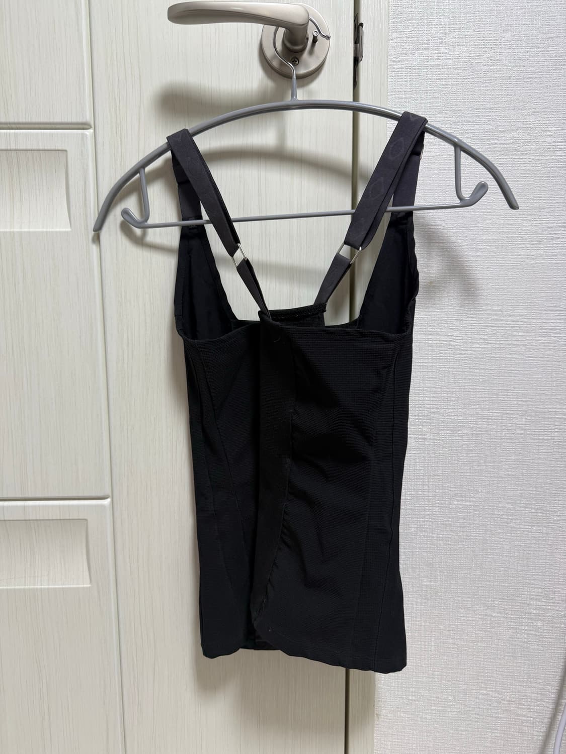 미스치프 스트랩 집업 슬리브리스 상품이미지3