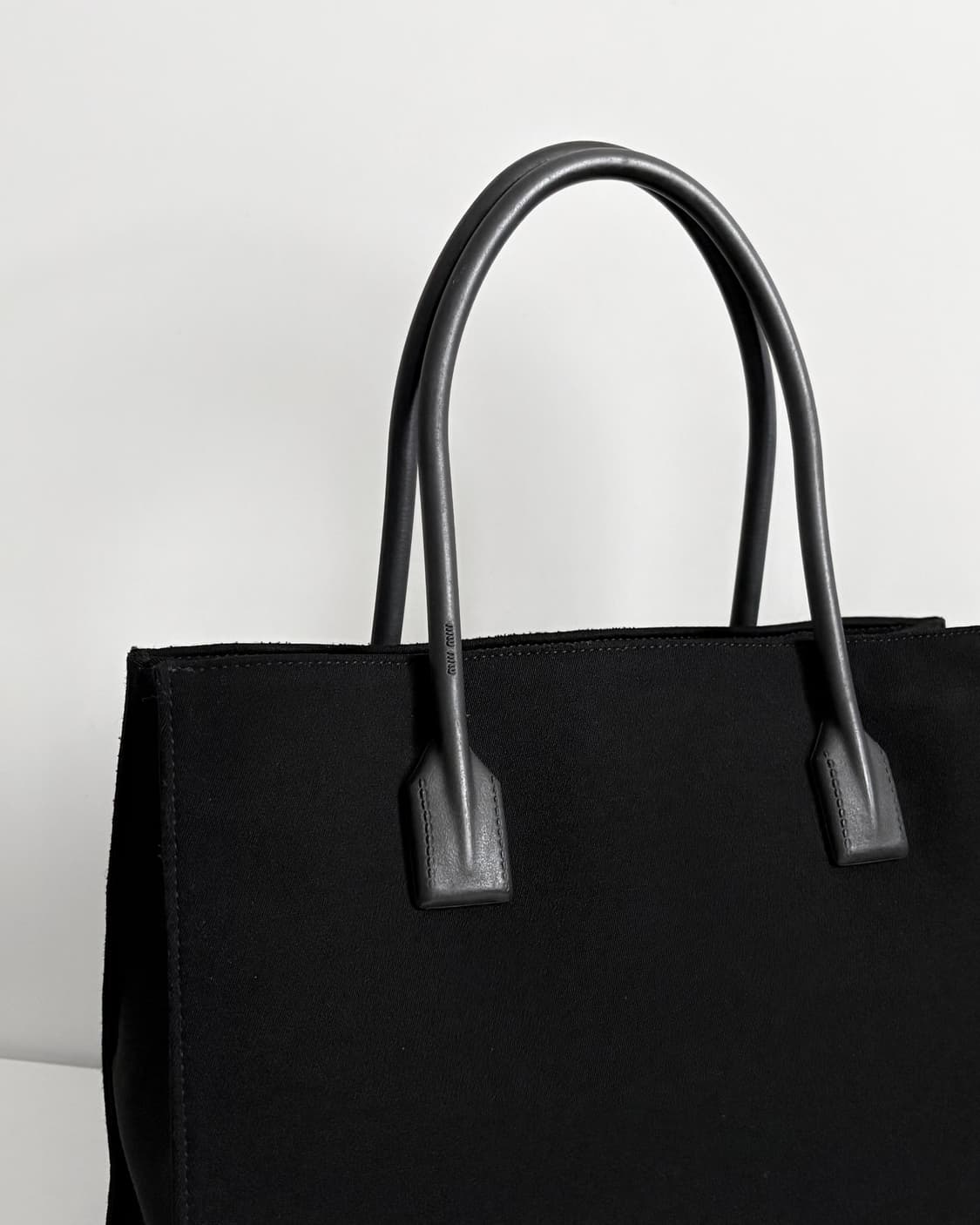 miumiu 미우미우 캔버스 토트백 상품이미지10