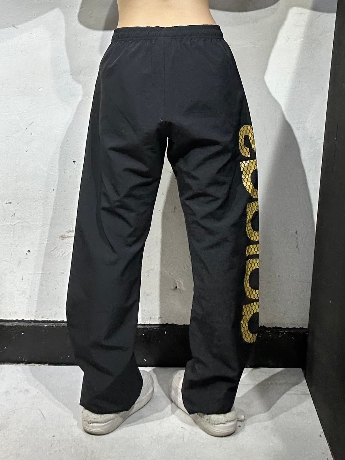 아디다스 와이드 블랙 골드 빅 로고 추리닝 바지 트레이닝 팬츠 M 상품이미지3