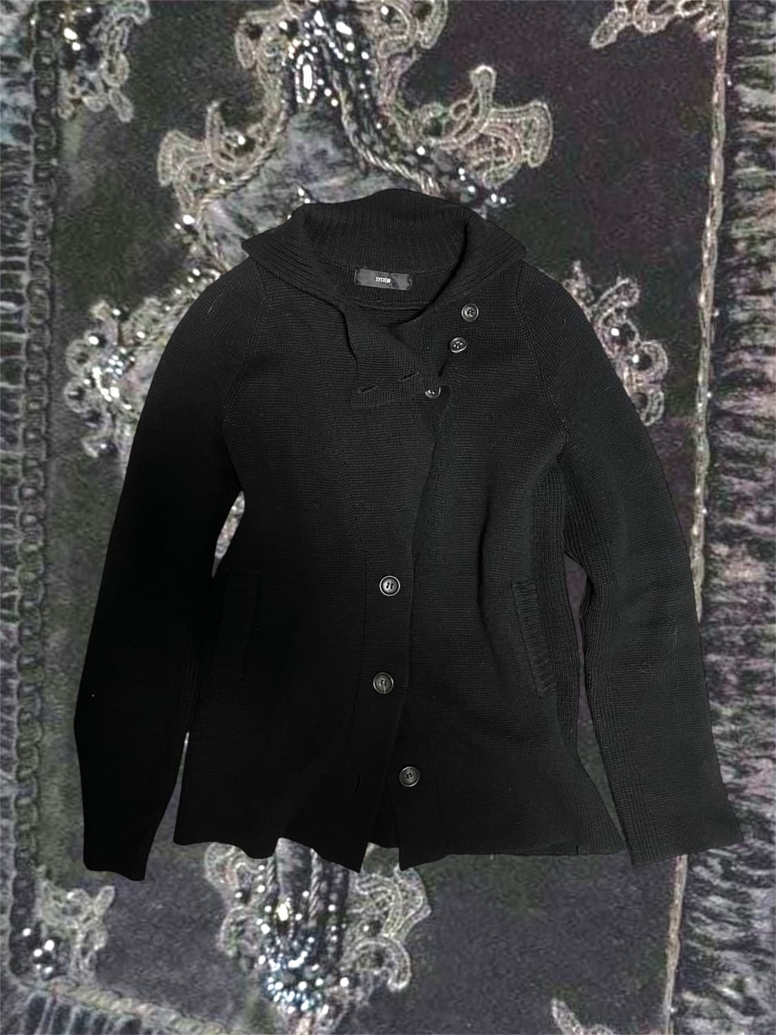 시스템 비대칭사선버튼울가디건 무채색아카이브요지꼼데캐피탈st 유니섹스 상품이미지1