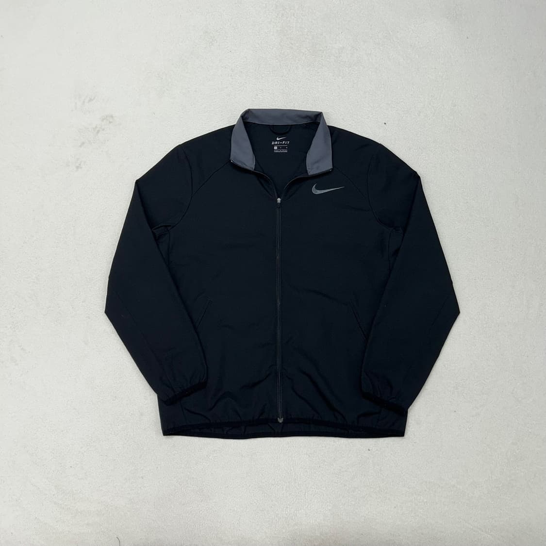 Nike black windbreak jacket 상품이미지4