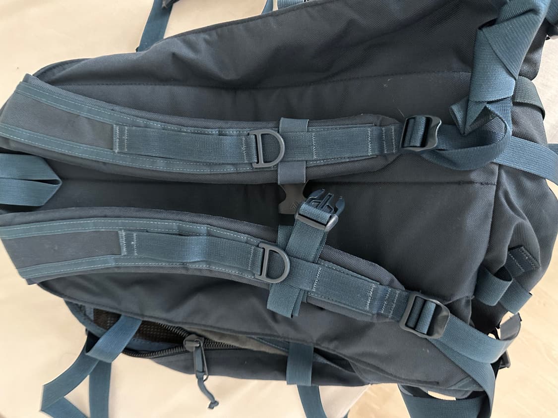 그레고리 데이앤하프백 네이비 상품이미지2