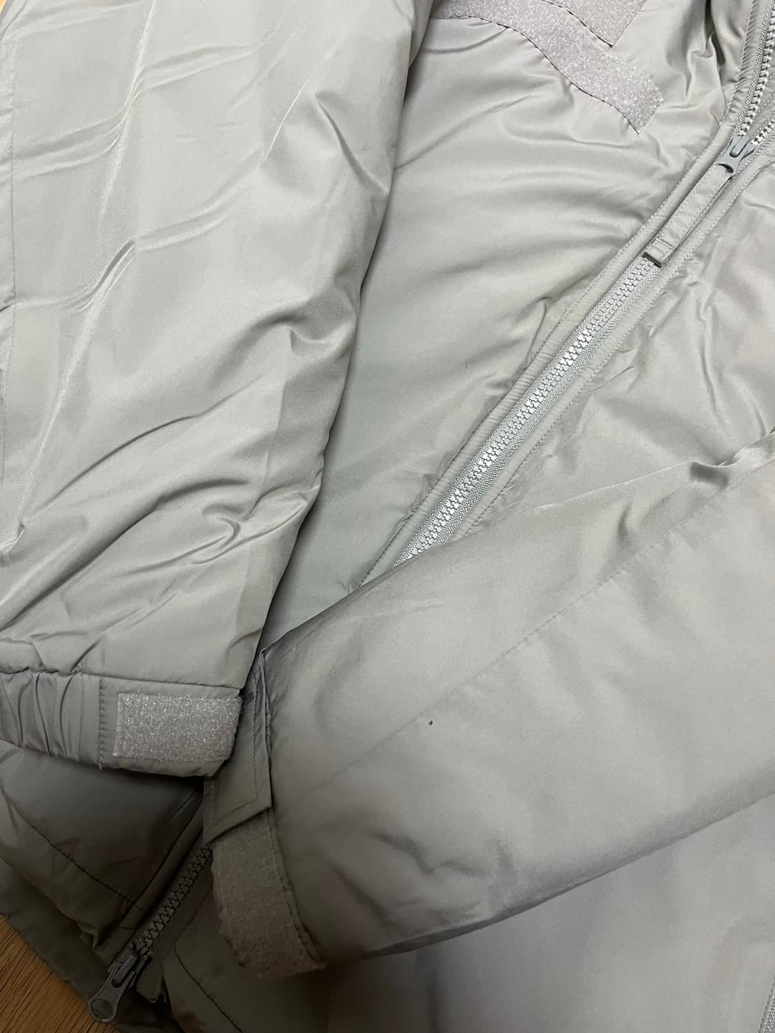 에스피오나지 ECWCS 레벨 7 파카 그레이 올리브 상품이미지5