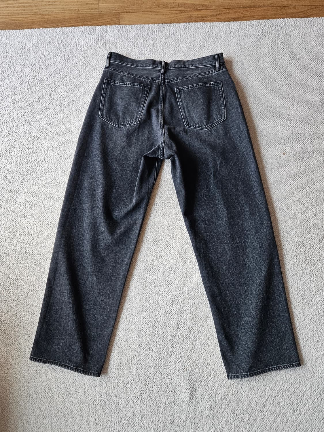 유니클로 배기진 흑청 상품이미지3