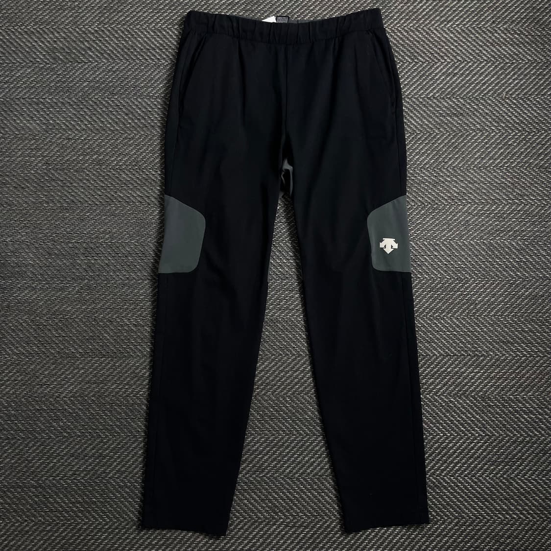 데상트 블랙 트레이닝 트래킹 팬츠 o 4046 상품이미지1