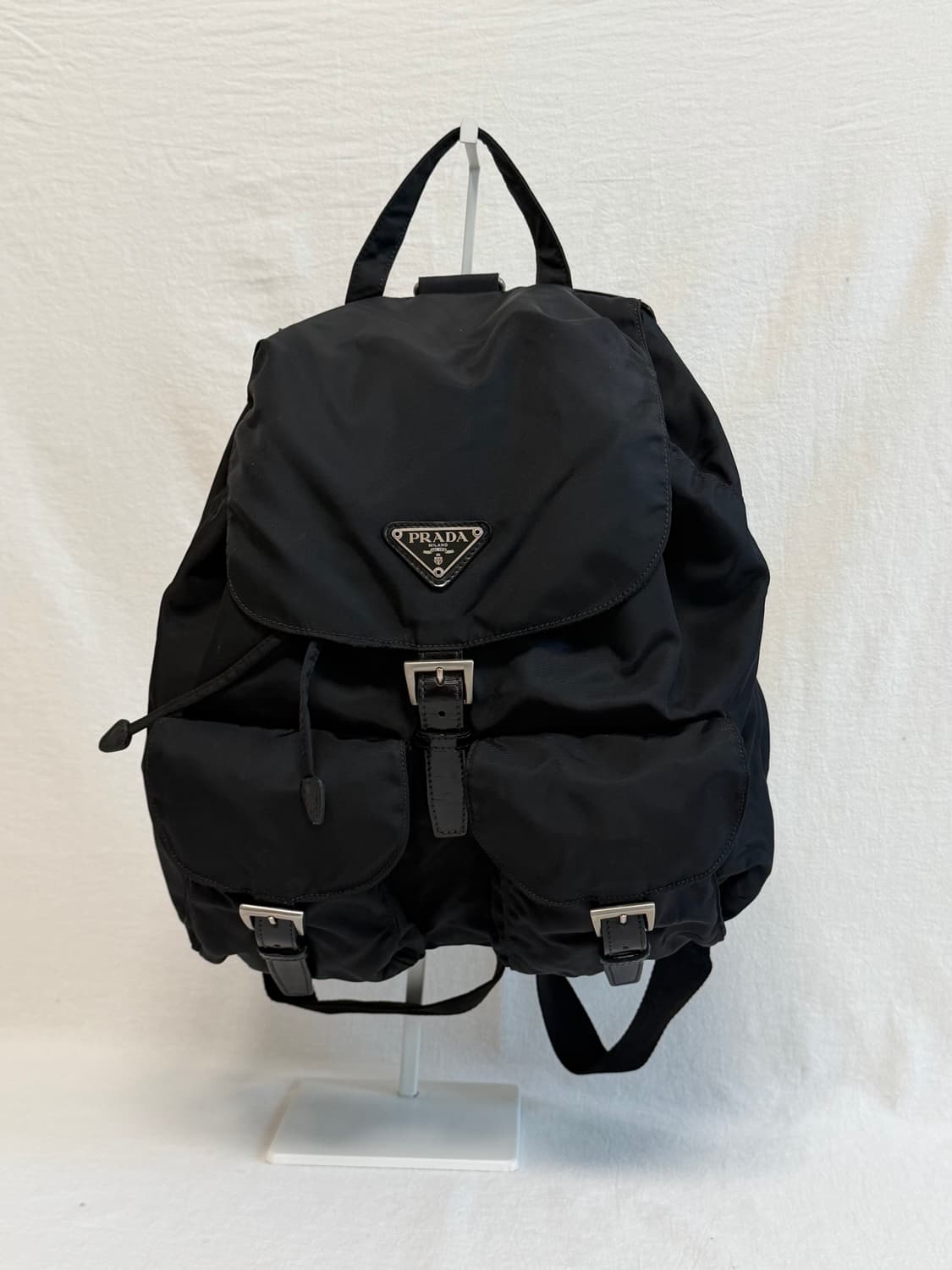 정품 프라다 포코노 나일론 투포켓 미디움 백팩 블랙 상품이미지1