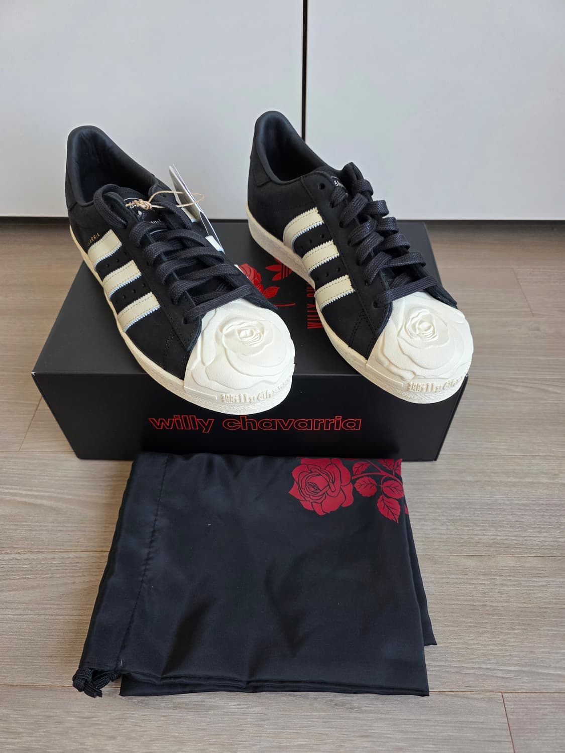 [260] 아디다스 x 윌리 차바리아 슈퍼스타 코어 블랙 크림 화이트 상품이미지1