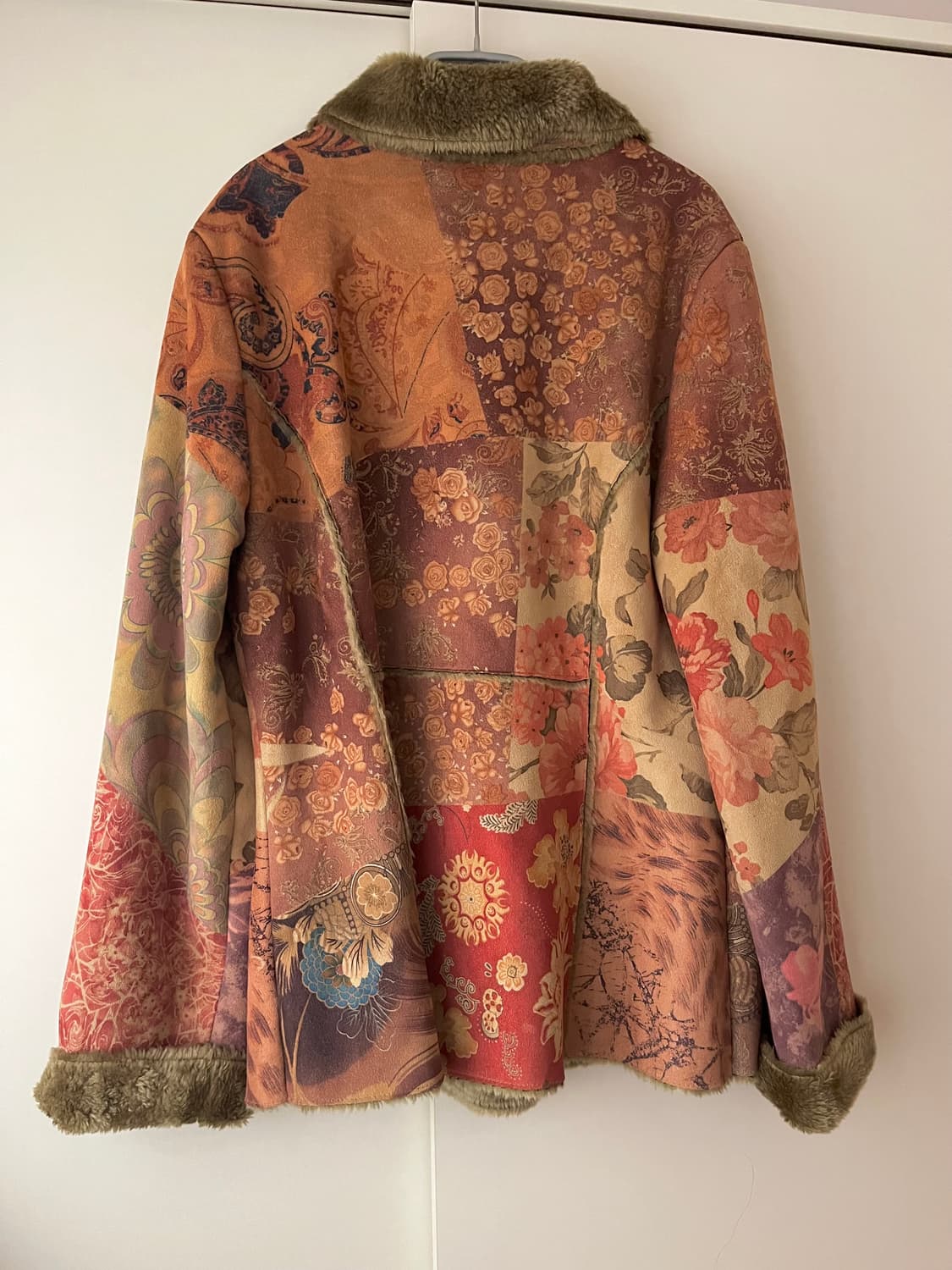 일본 빈티지 플로럴 패치워크 퍼 자켓 상품이미지2