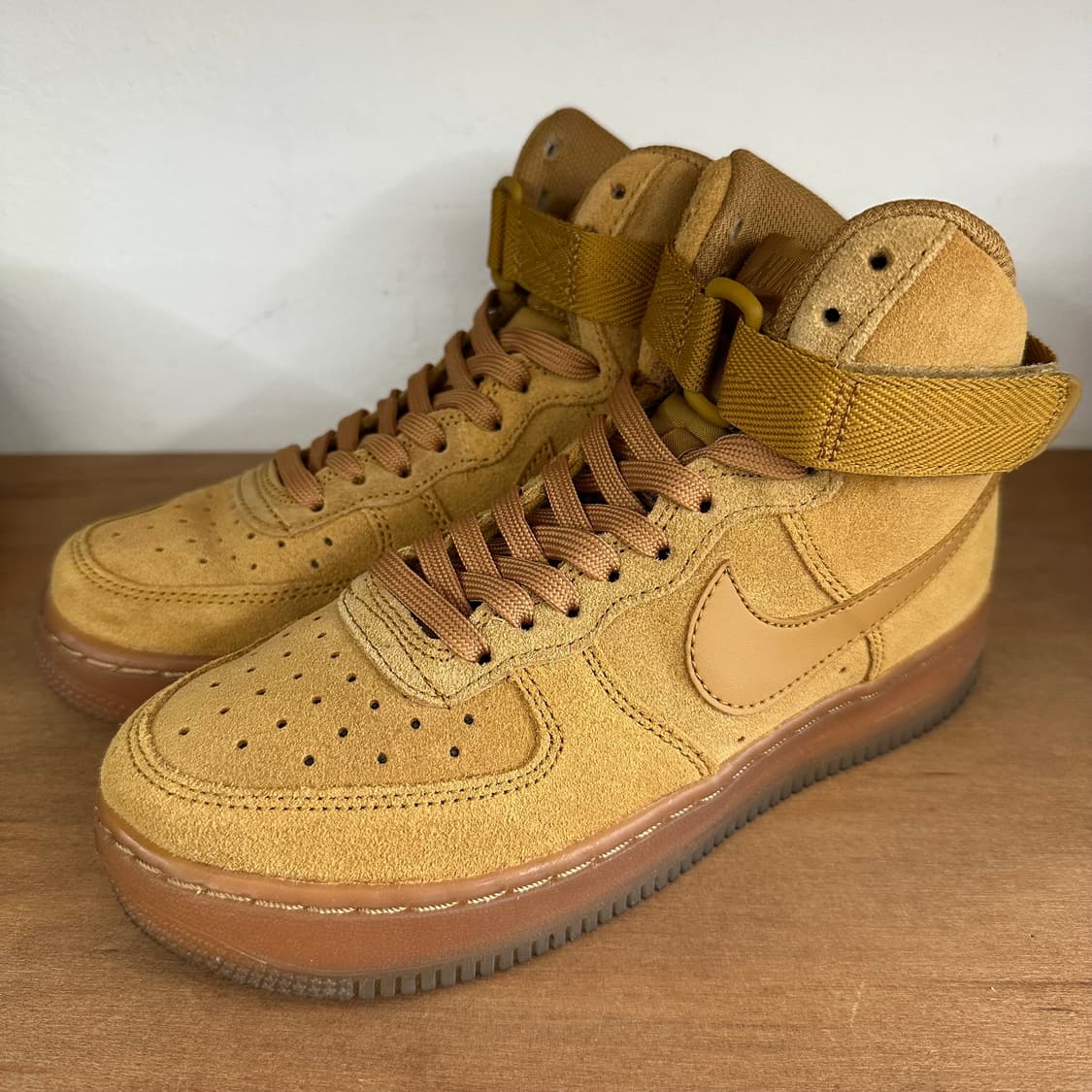 나이키 에어포스 1 하이 ‘된장’ 상품이미지1