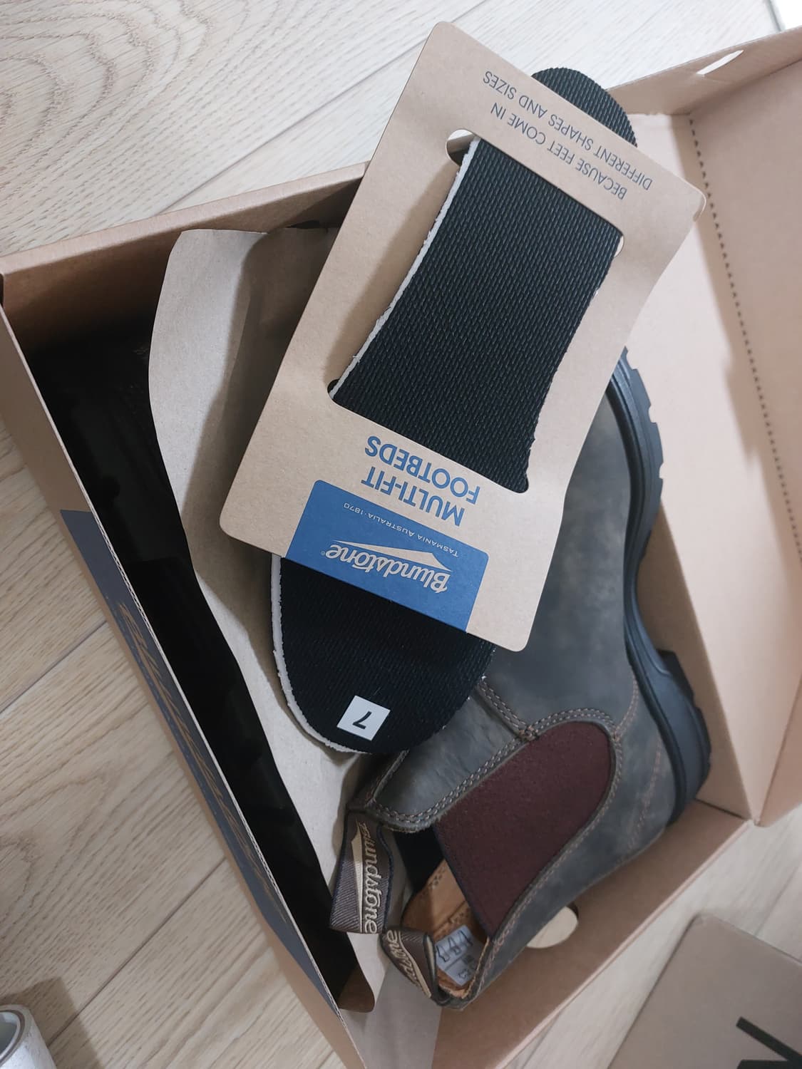 블런드스톤 585 러스틱브라운 au7 상품이미지1