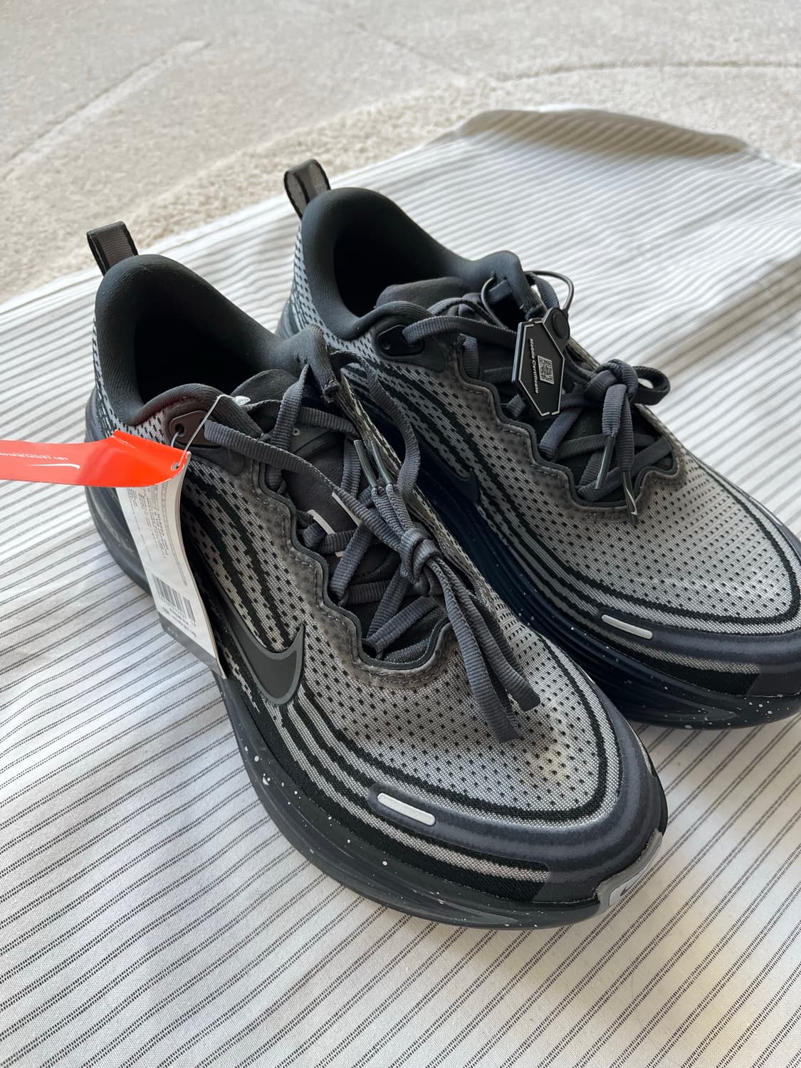 나이키 러닝 보메로 플러스 스펙클 새상품 (265-275) 상품이미지4