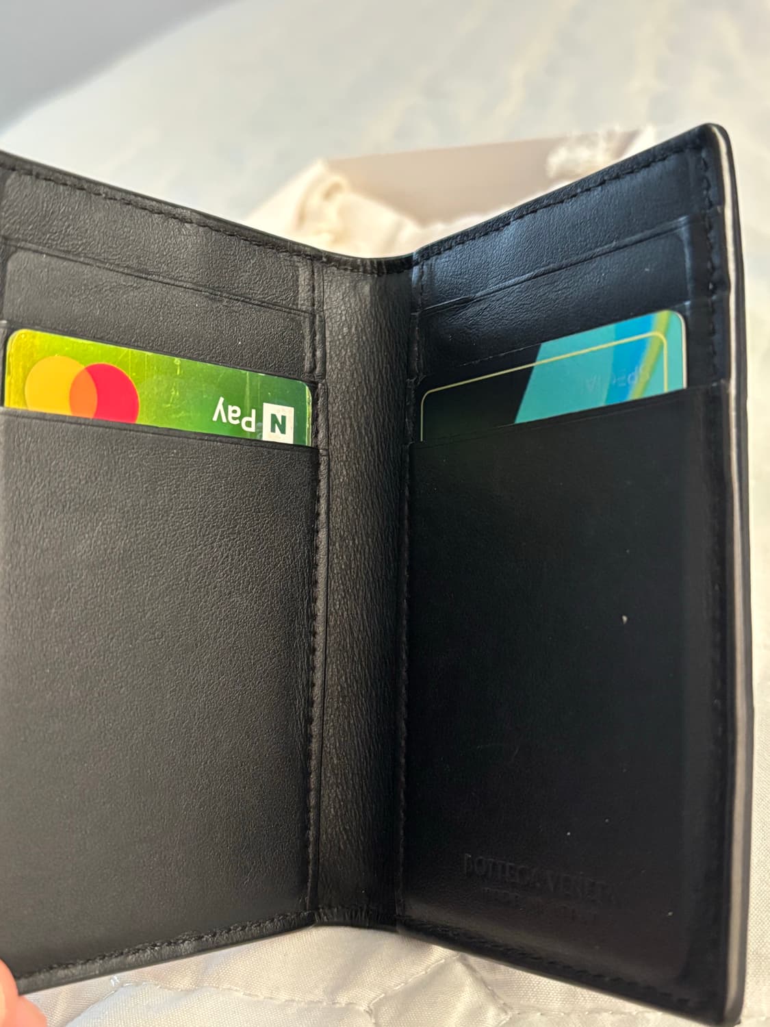 보테가베네타 인트레치아토 카세트 플랩 카드지갑  블랙 상품이미지4