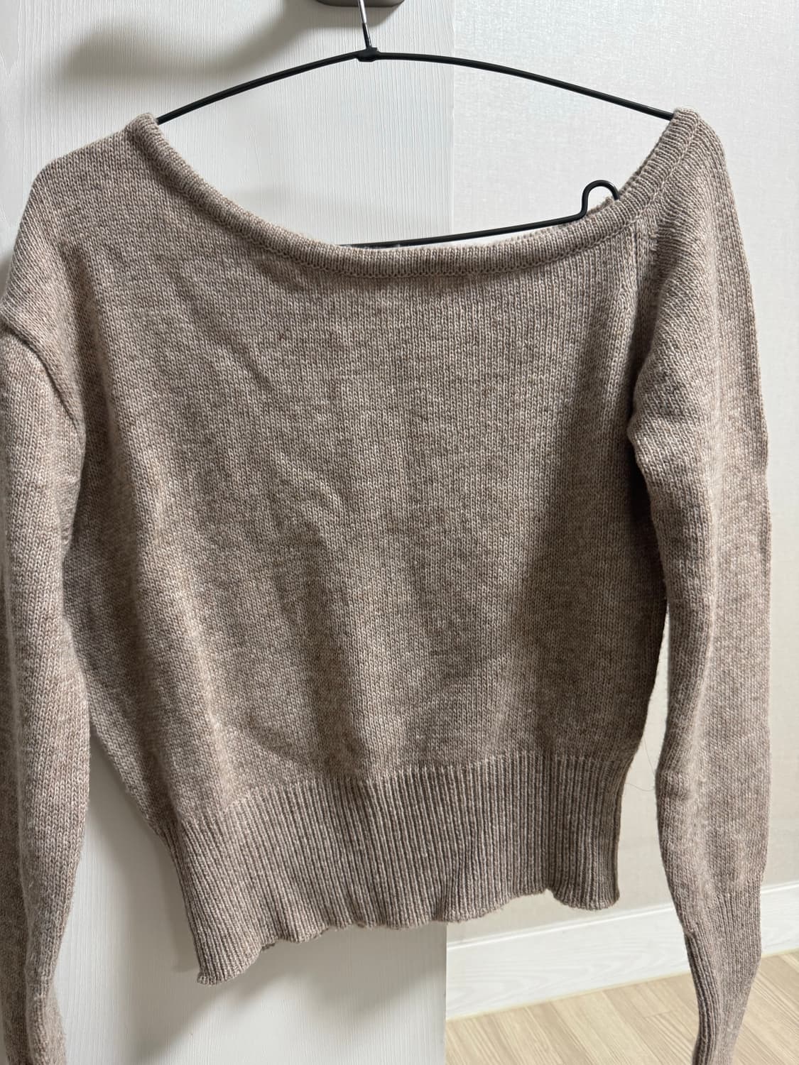 원오프숄더 니트 베이지 상품이미지1