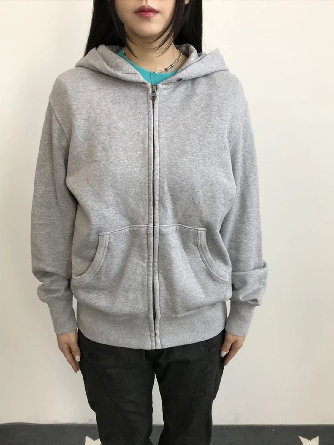 Uniqlo zip Hoodie gray 상품이미지2