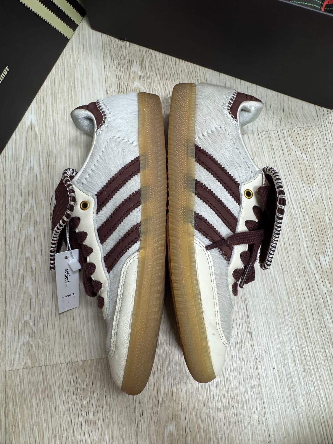 아디다스 x 웨일즈보너 삼바 미스테리 브라운 상품이미지5