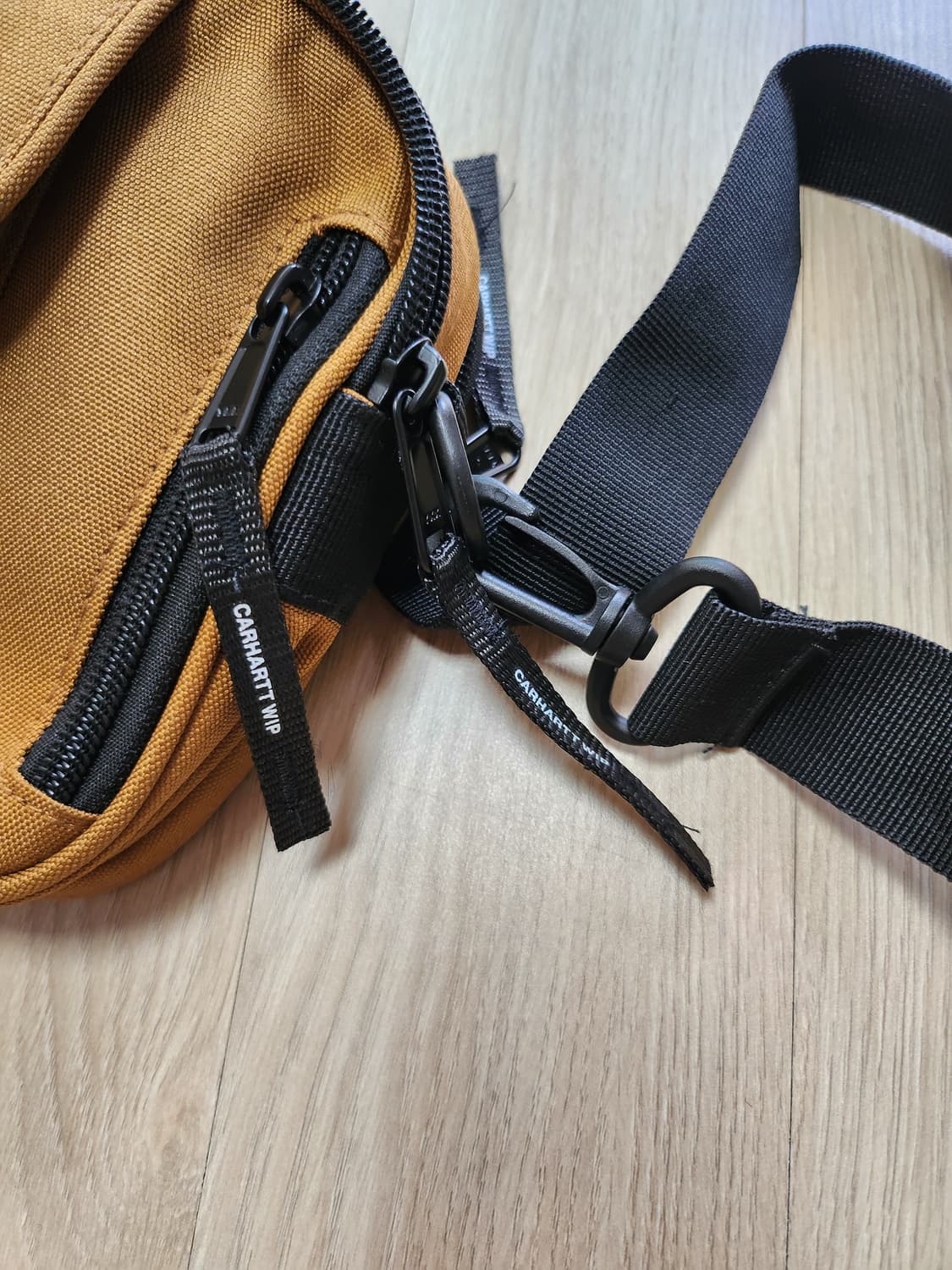 칼하트 미니 크로스백  상품이미지8