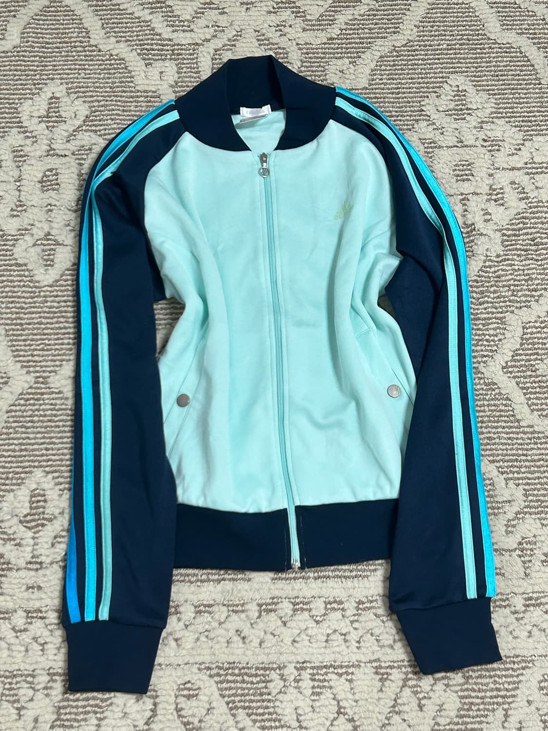 대만여주깔 민트배색 슬림핏 아디다스 져지 상품이미지1