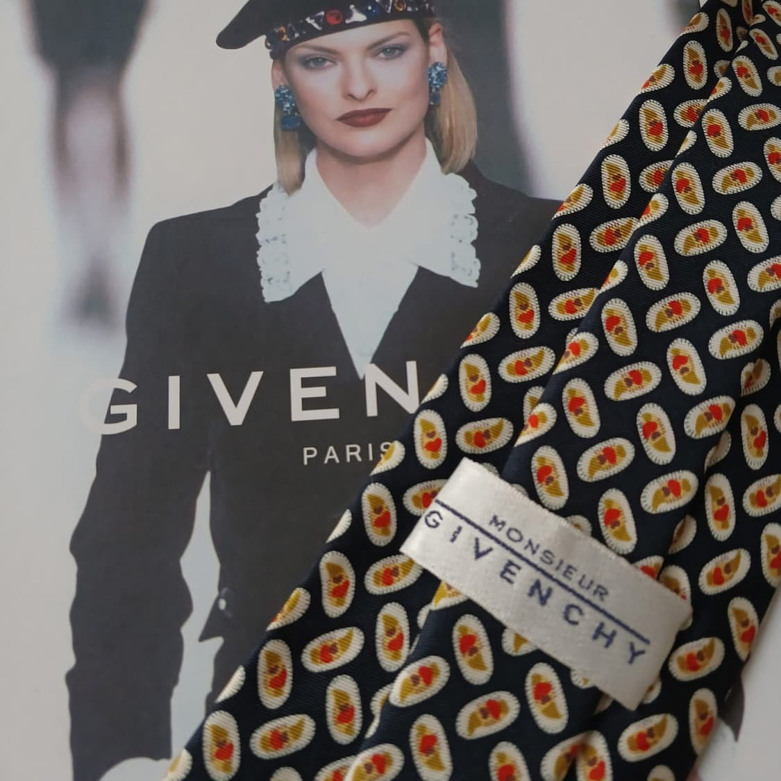 지방시 실크 네이비 멀티 패턴 넥타이 9.3cm A+등급 A19305
 상품이미지6