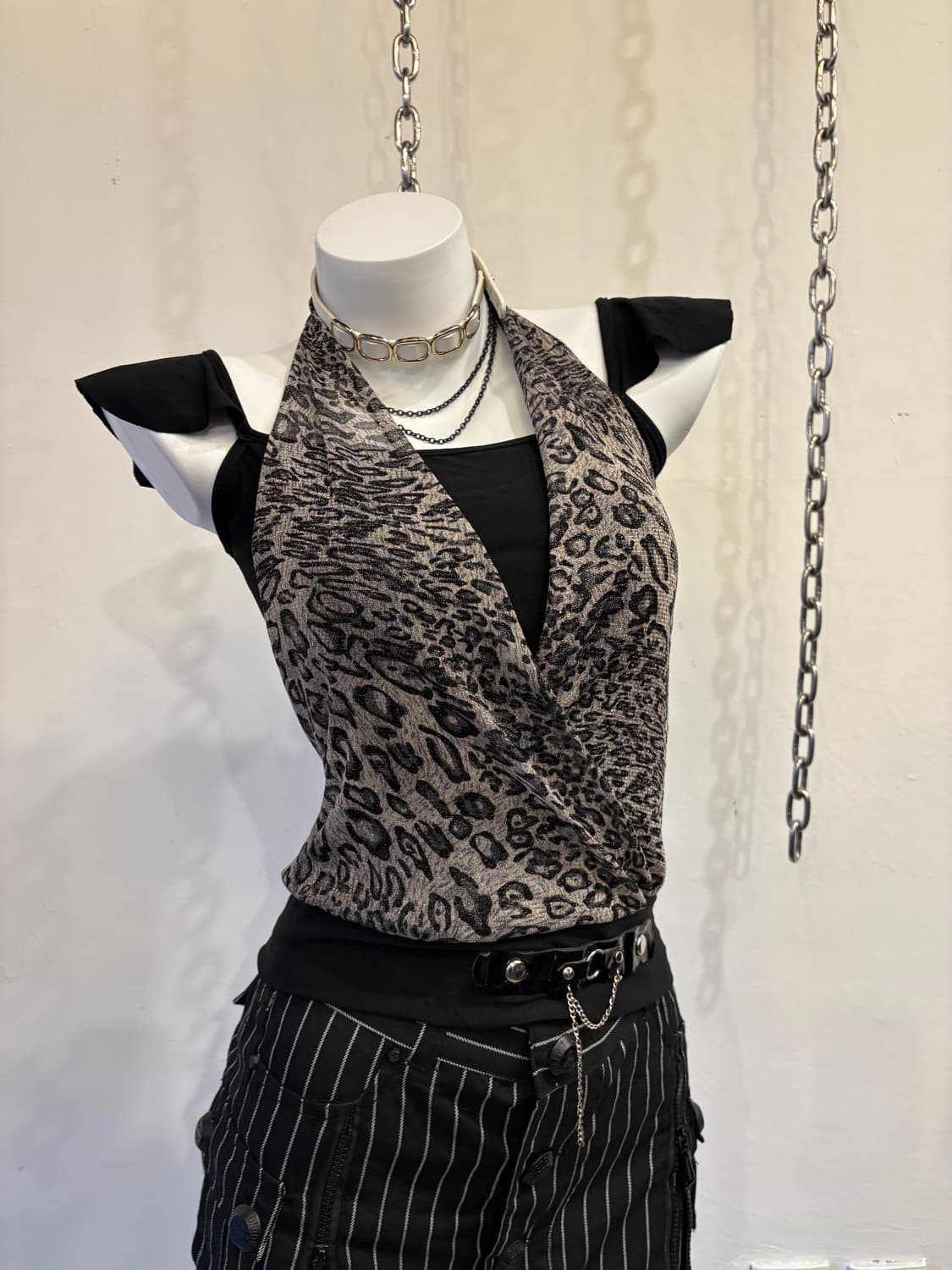레오파드 패턴 홀터 체인 블랙 슬리브리스 갸루 상품이미지1