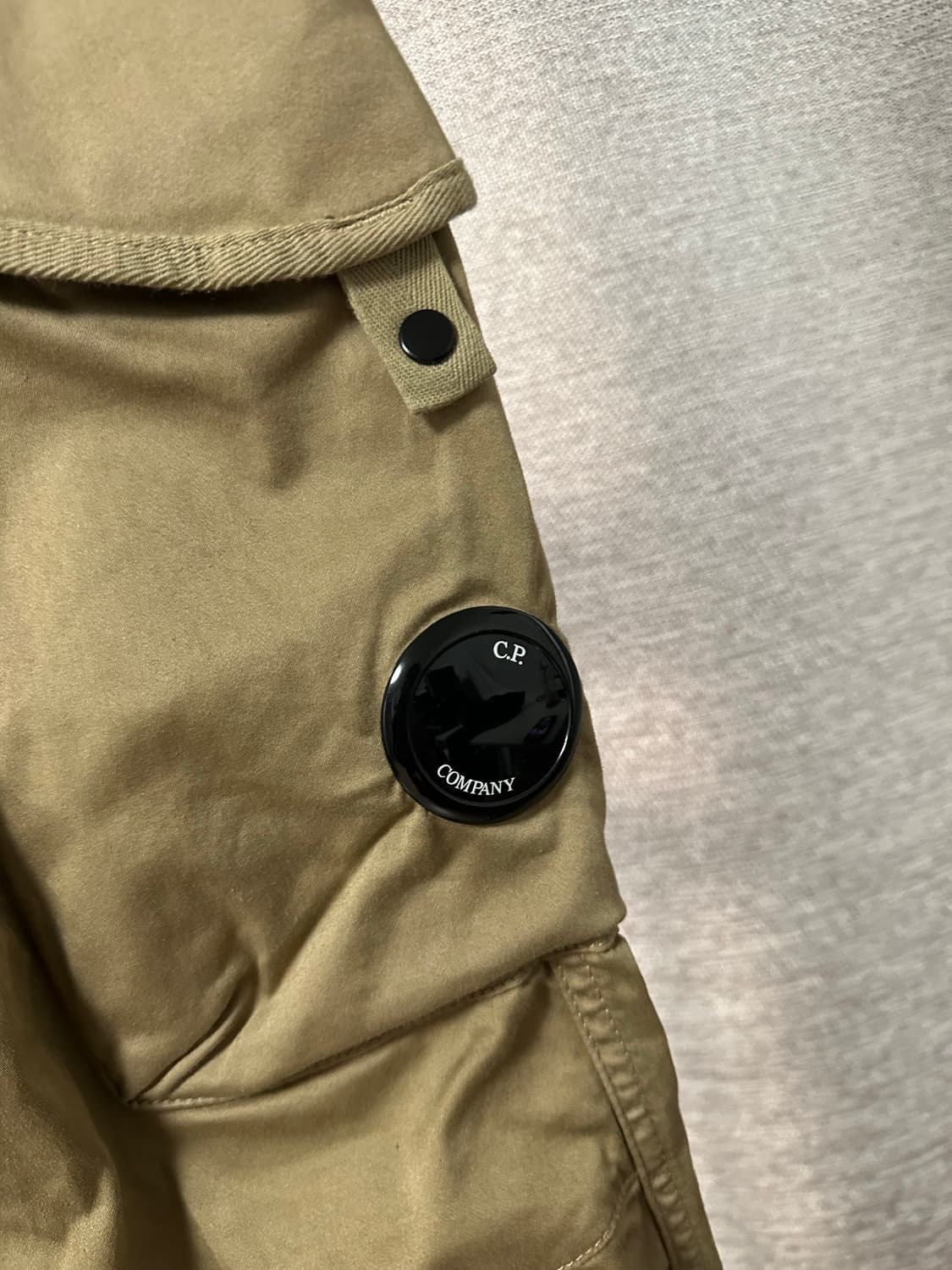 CP컴퍼니 렌즈와펜 카고 팬츠 카키 (55/33)  상품이미지3