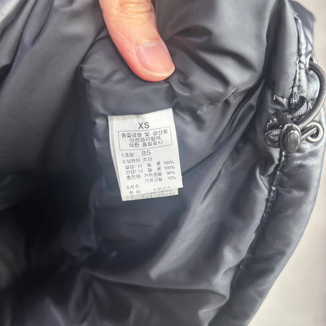 노스페이스 700 눕시 구스다운 패딩조끼 유광 블랙 상품이미지3