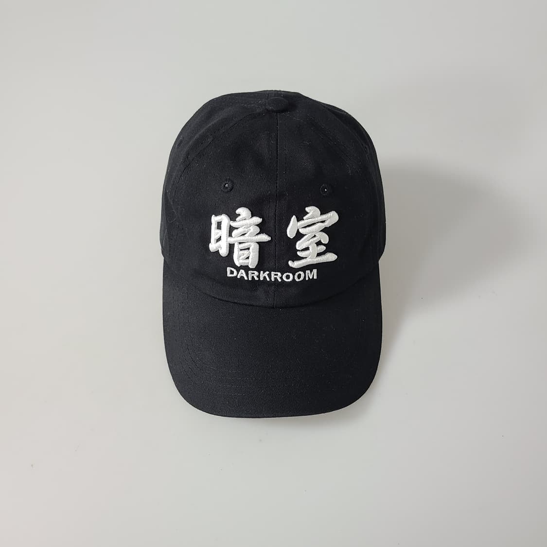 다크룸 스튜디오 화이트 로고 캡 상품이미지4